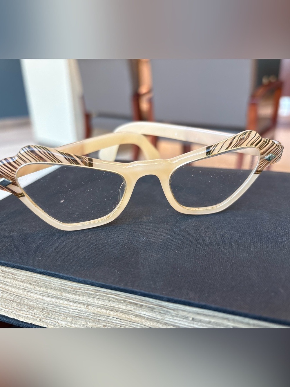 Authentic , mid-century vintage 1950s/1960s frames.